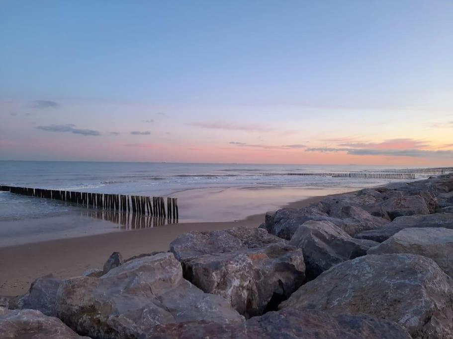 A La Vie, A La Mer.